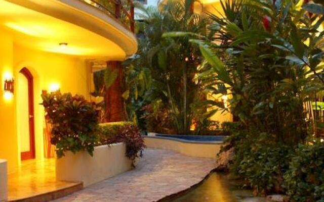 Villas Sacbe Condo Hotel and Beach Club Плая-дель-Кармен вид на фасад