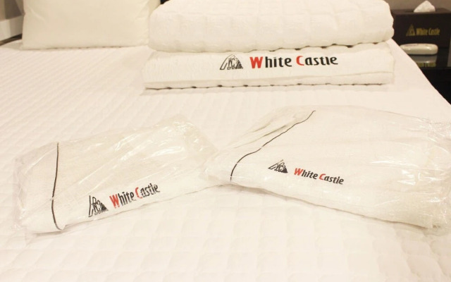 Sinjeong White Castle