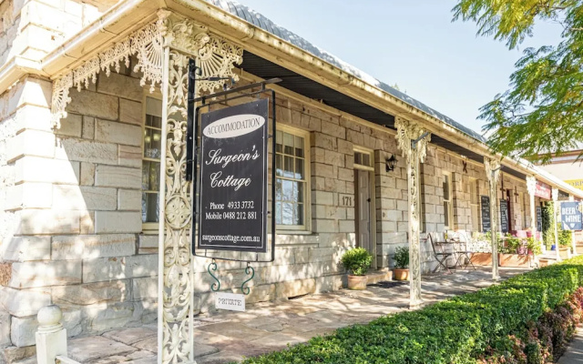 Surgeons Cottage