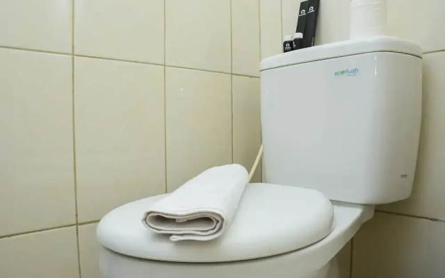 Cozy Living Studio at Springlake Summarecon Bekasi Apartment