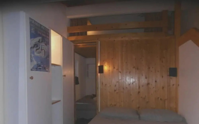 Studio in Bourg-Saint-Maurice, with Wonderful Mountain View, Pool Access, Furnished Balcony
