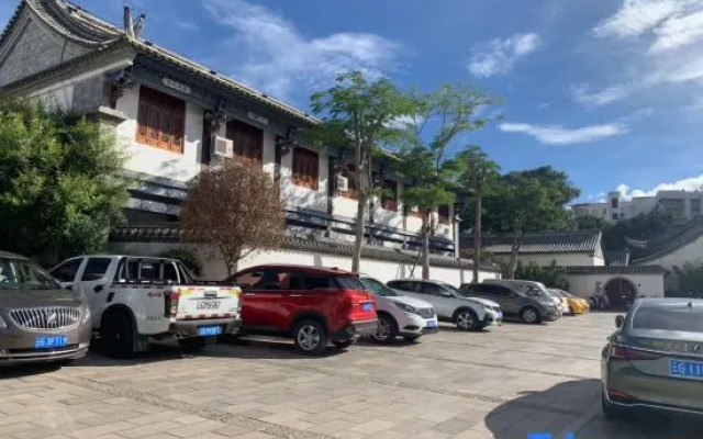 Shude hall Inn in Jianshui