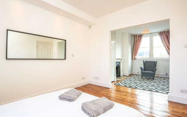 The Glasshouse Escape - 5BDR Victorian Jewel with Modern Twists in Jericho