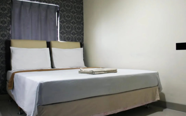 Aranis Hotel