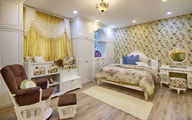 Апартаменты 1BR Victorian Apartment River View D7 Хошимин комната для гостей