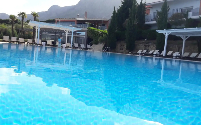 Thalassa Hotel