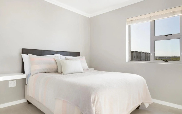 Stunning, Luxurious Apartment close to the beach
