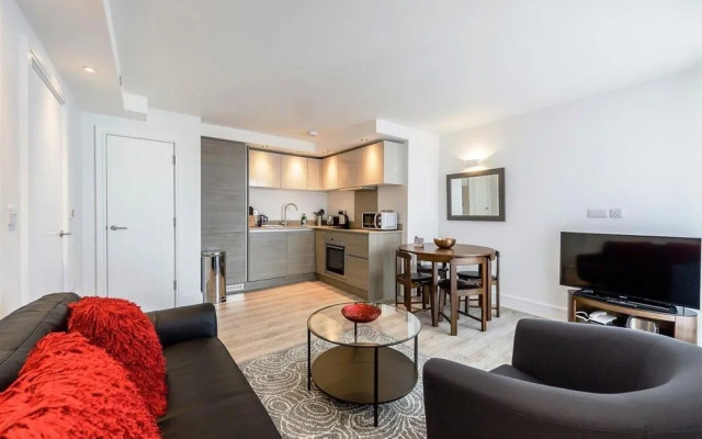 Flying Butler - Edgware Apartments