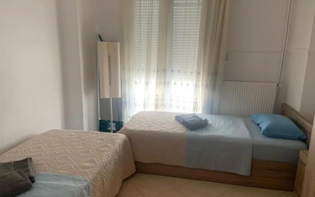 2 bedroom holiday flat, renovated, in the centre