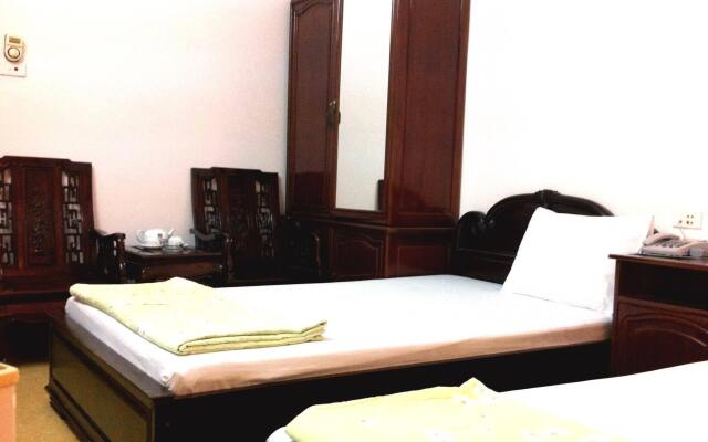 Van Nam Hotel комната для гостей