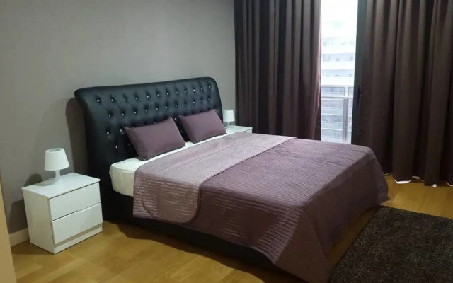Capsquare Residence