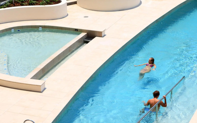 Monaco Apartments Resort