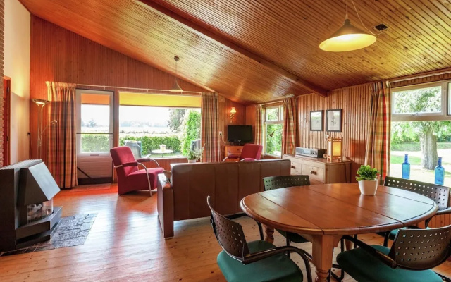 Calm Holiday Home in Burgh-Haamstede Zealand with Garden