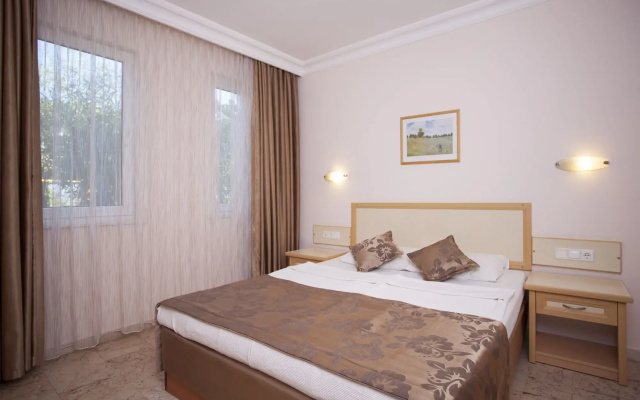 Club Paradiso Hotel