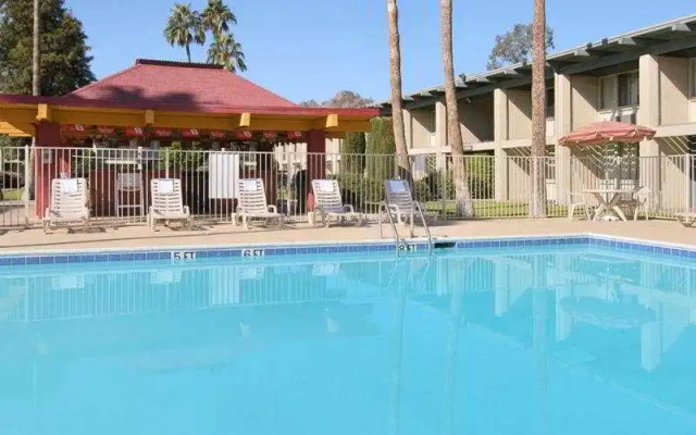 Days Inn Scottsdale Fashion Square