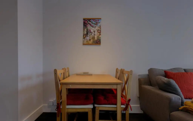 Gorgeous Spacious 2 Bed 2 Bath Apartment