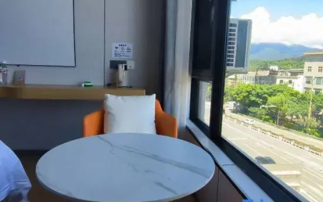 Yunzi Hotel (Dali High-speed Railway Station Erhai Park Branch)