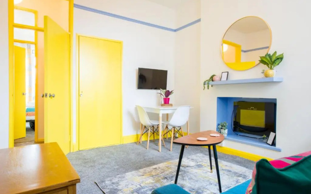 1 bed central Cardiff apartment with free parking