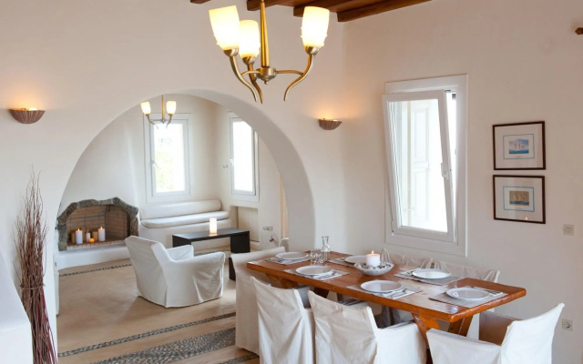 Villa in Mykonos Near Agios Sostis Beach