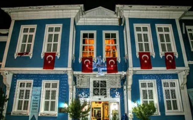 Esman Hotel