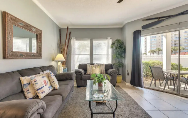 Destin Ground-level Condo w/ Private Beach Access