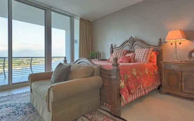 Bella Luna P10 by Meyer Vacation Rentals