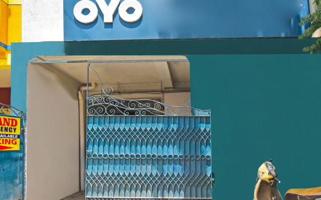 Hotel O Grand Residency Near Kasi Talkies