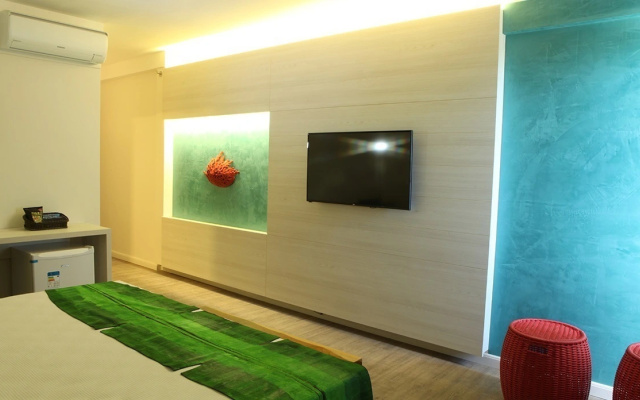 Hot Beach Resort