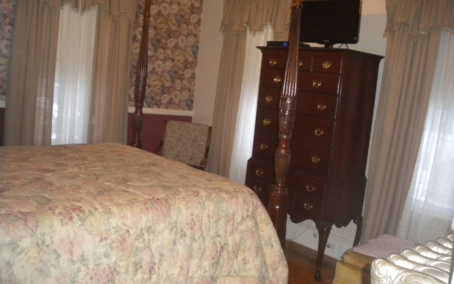 Fleetwood House Bed & Breakfast