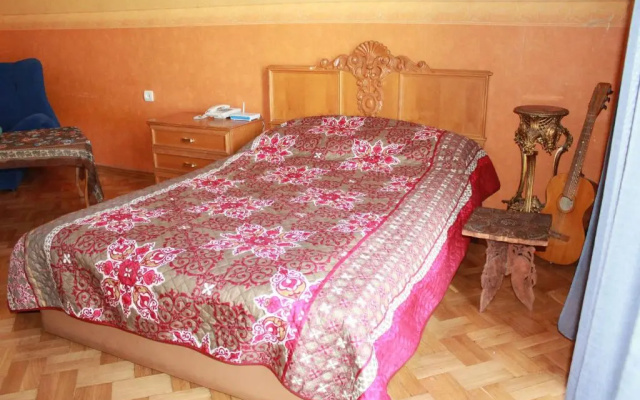 9 Shio Chitadze Street