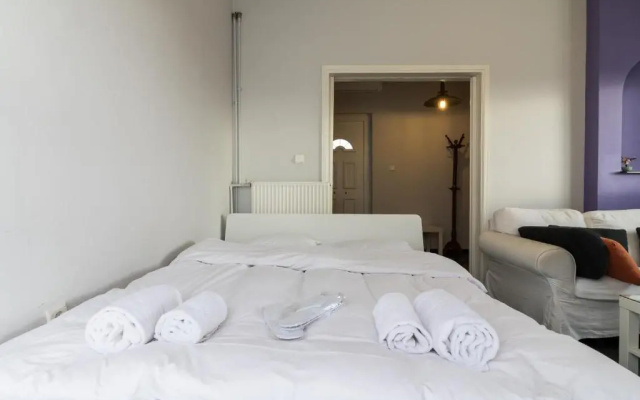 An Adorable Apartment in Athens