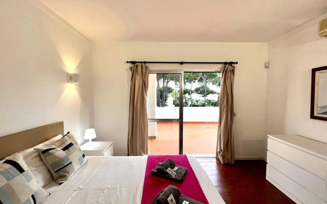 Vilamoura Ocean Villa with Pool by Homing