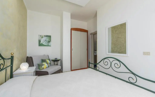 Apartment Complex Orzan Lovrecica
