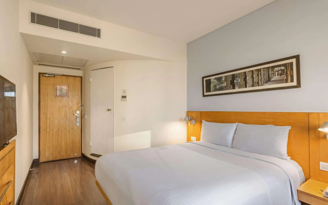 ibis Gurgaon Golf Course Road Hotel