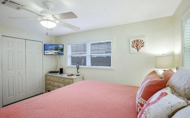 Bay Breeze Bungalow