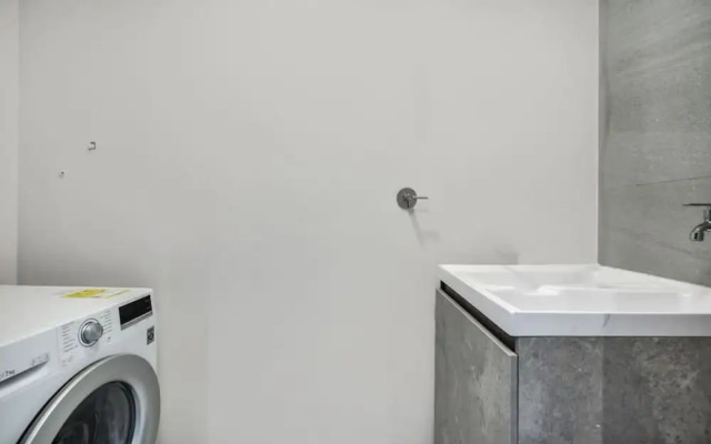 Housy Laureles - 601