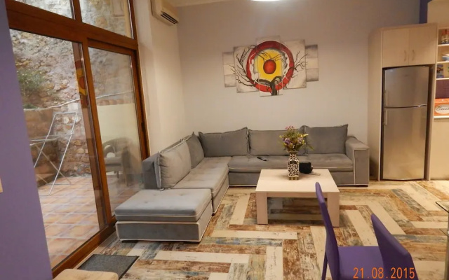 Kasteli Suites