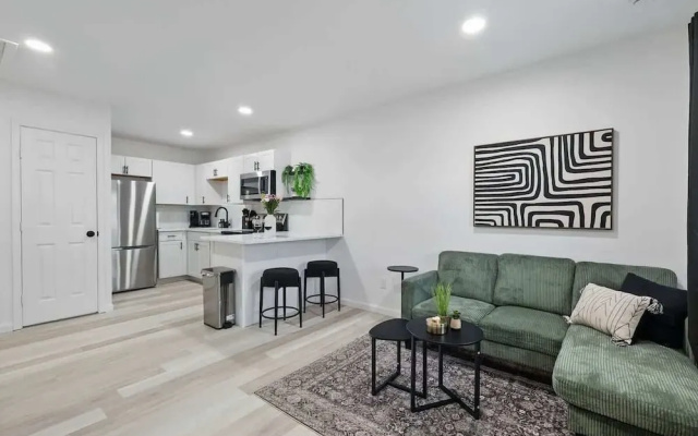 Modern 2BR Unit With Hot Tub