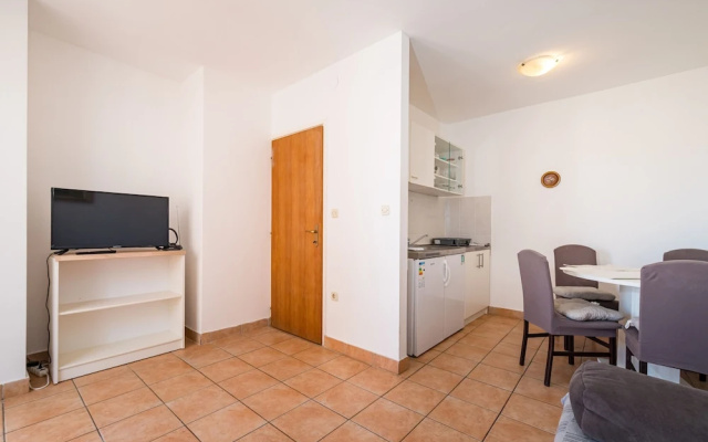 Apartment Near Supermarket Milo