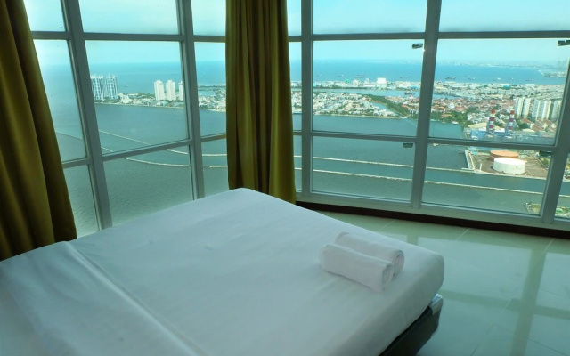 Baywalk Condominium Pluit With Ocean View