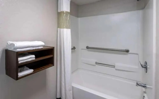 Haven Inn & Suites