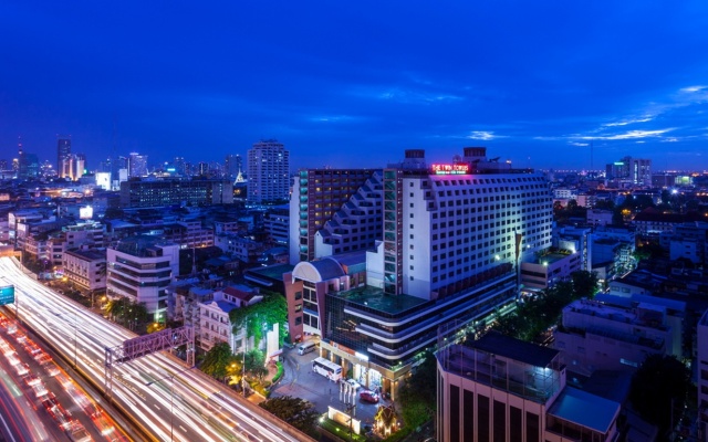 Отель Twin Towers Hotel Таиланд, Бангкок - 1 отзыв об отеле, цены и фото номеров - забронировать отель Twin Towers Hotel онлайн вид на фасад