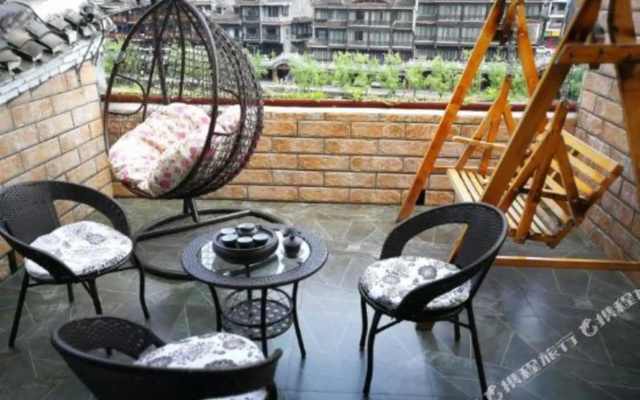Come Back Tomorrow River View Hostel