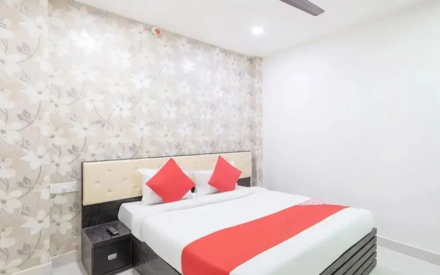 Hotel Cherry Wood by OYO Rooms