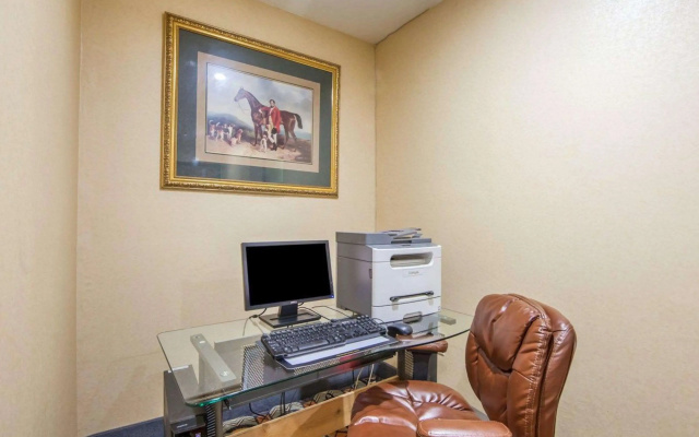 Comfort Suites London South