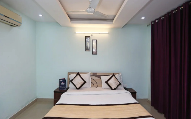 OYO 10198 Hotel Aris