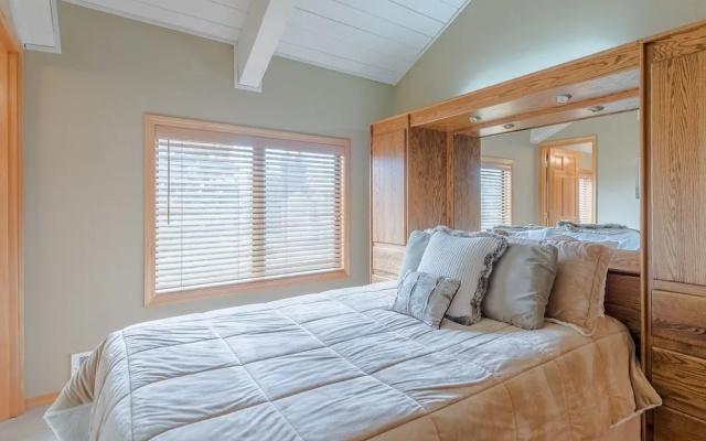 Alpine Villa 24 - 2 Br Condo