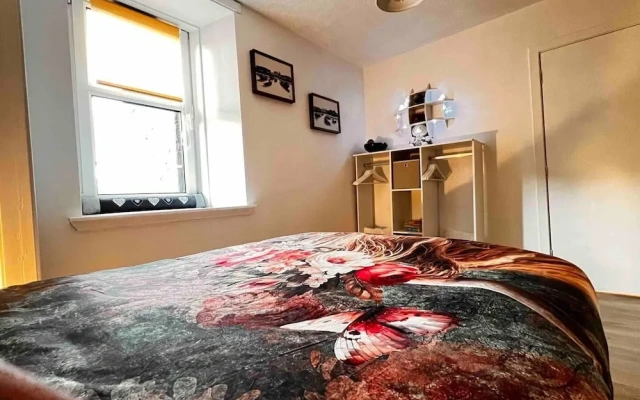 1-bed Apartment Sleeps 2 -free Parking -wifi & Tv