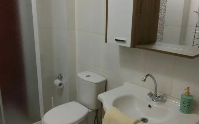 White Suite & Apartments
