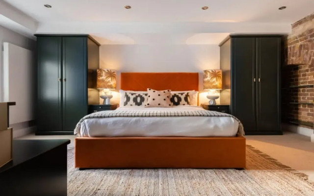 The Wapping Wharf - Modern Bright 2bdr Flat on the Thames With Parking